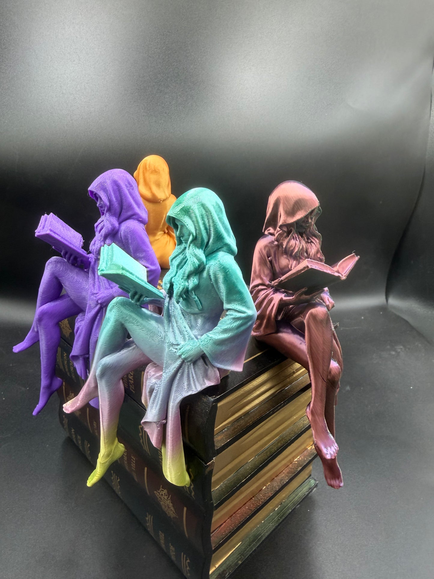π Lady Lore Shelf Sitter