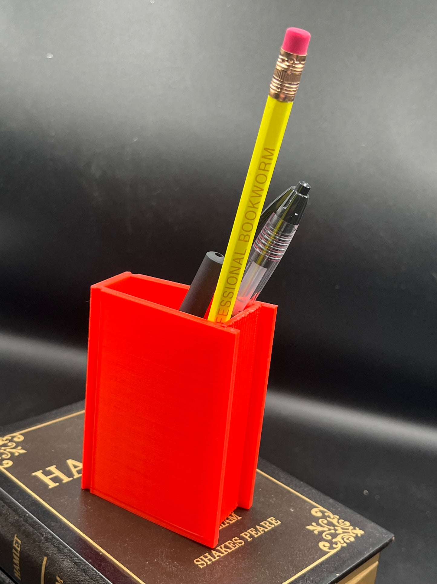 📚 Reader’s Bookmark Holder
