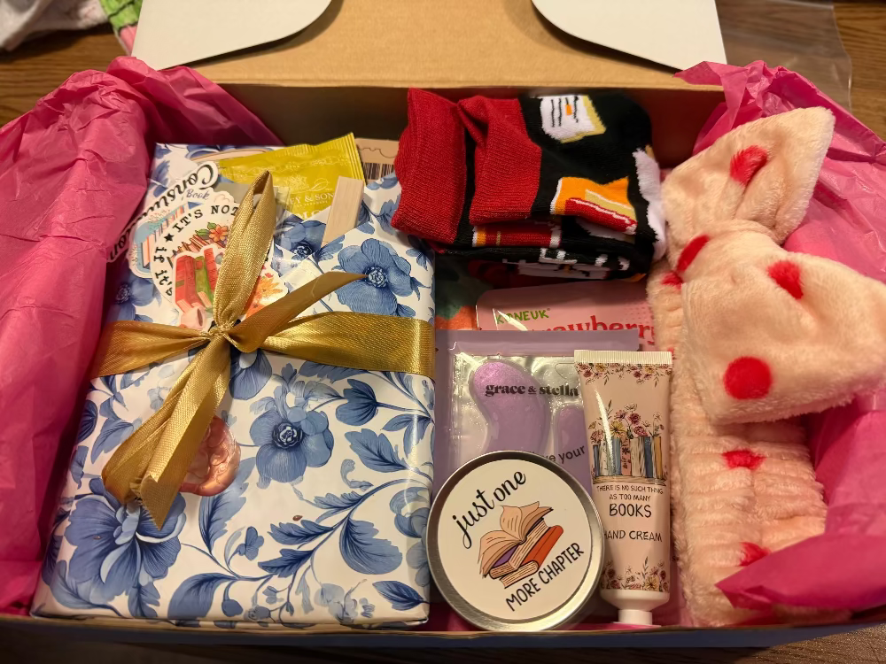💗 “Momma Needs a Minute” Mother’s Day Box